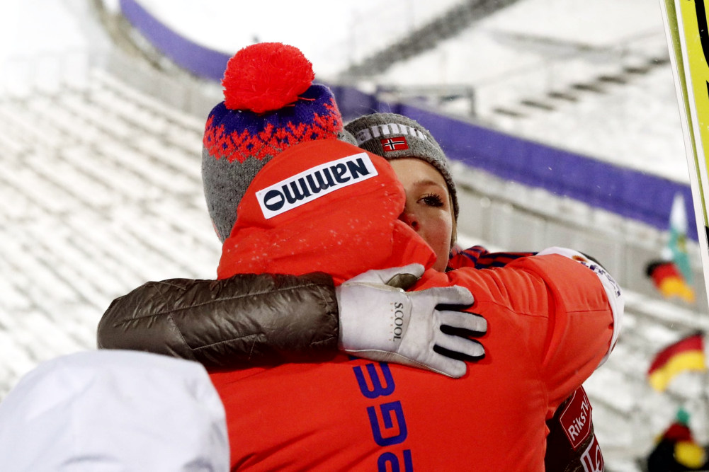 make hugs not weapon