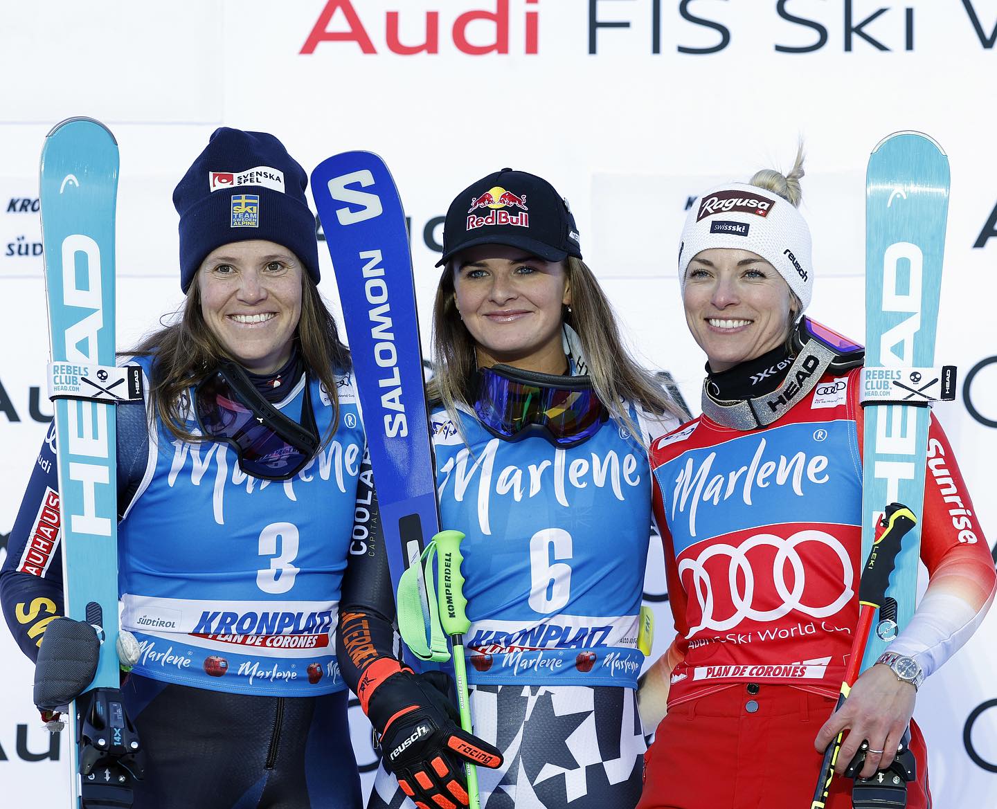 1, 2 і 2, подіум