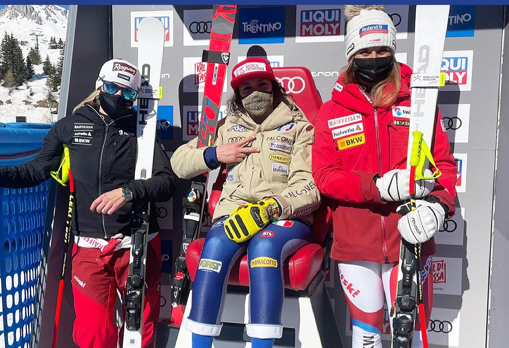 подиум суперджи, фасса